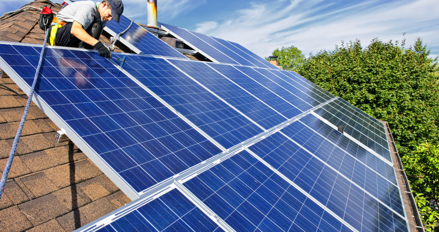 L’installation de panneaux photovoltaïques en 2024 est-elle vraiment avantageuse ?